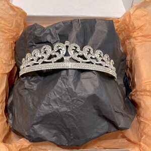 Kate Middleton style bridal tiara